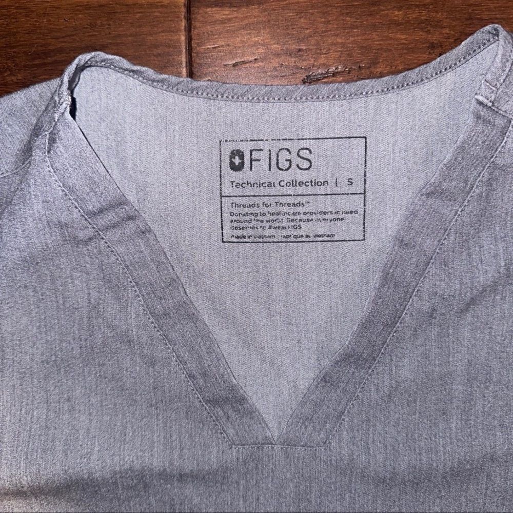 Figs Ladies Scrub Top - Picture 3 of 3